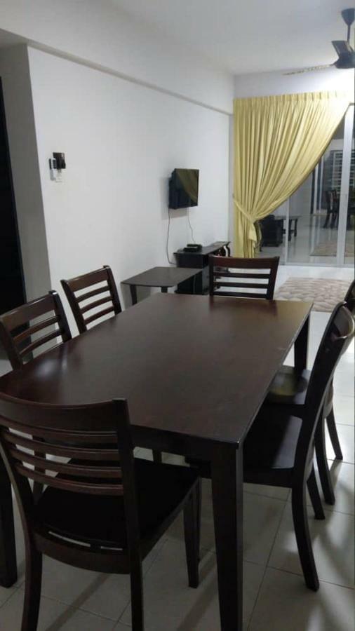 Spacious & Cozy Condo - Hijauan Heights Block C 加影 外观 照片